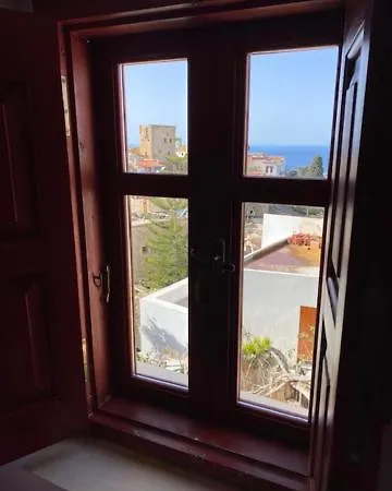 La Perla De * Maroulás